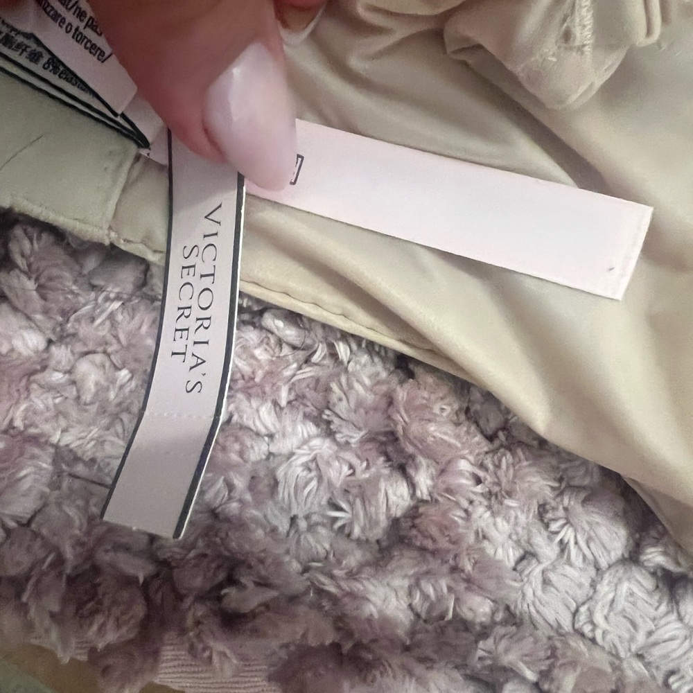 Victoria secret bra size 36DD